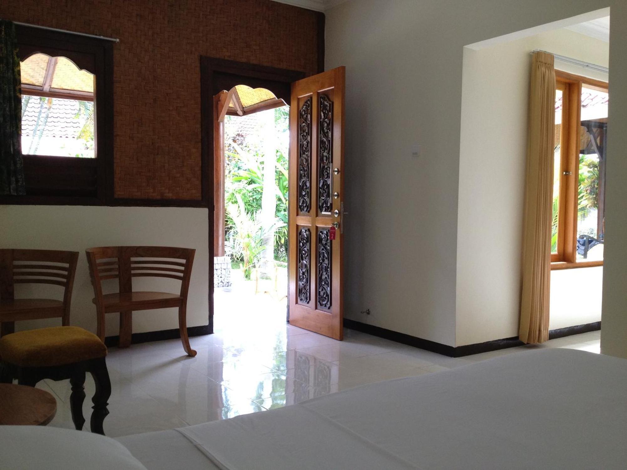 Astina Hotel Lovina Camera foto