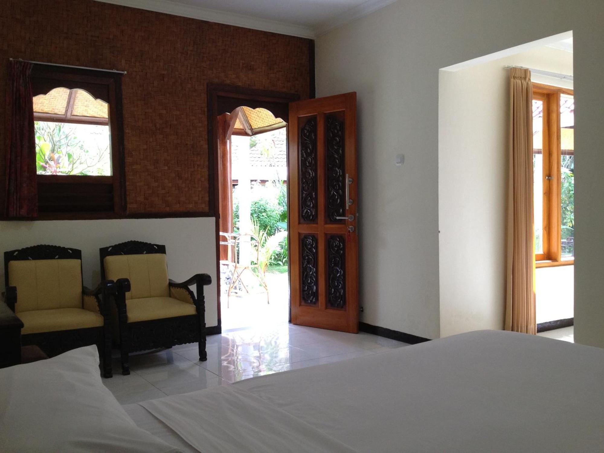 Astina Hotel Lovina Camera foto